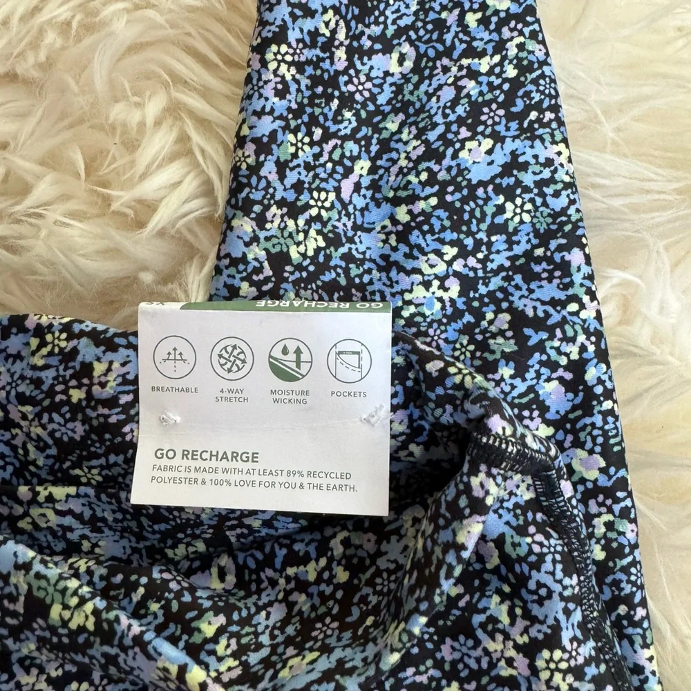 Gilly hicks new XS leggings - Picture 4 of 5